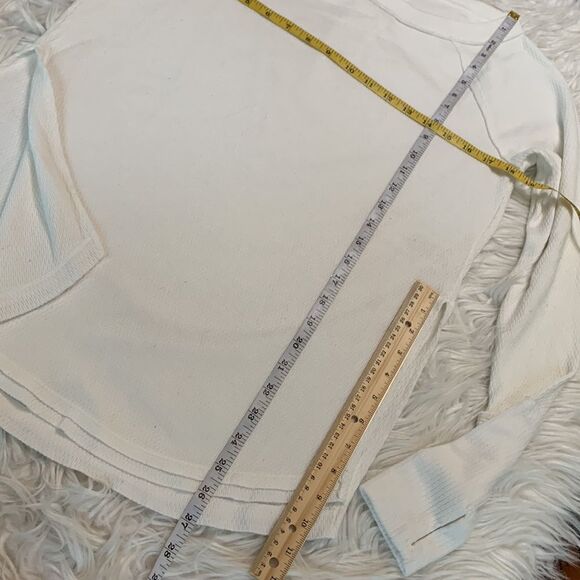 🟢3 items for $20—WE THE FREE long sleeve top wide neck curved hemline women’s XS - Picture 8 of 9